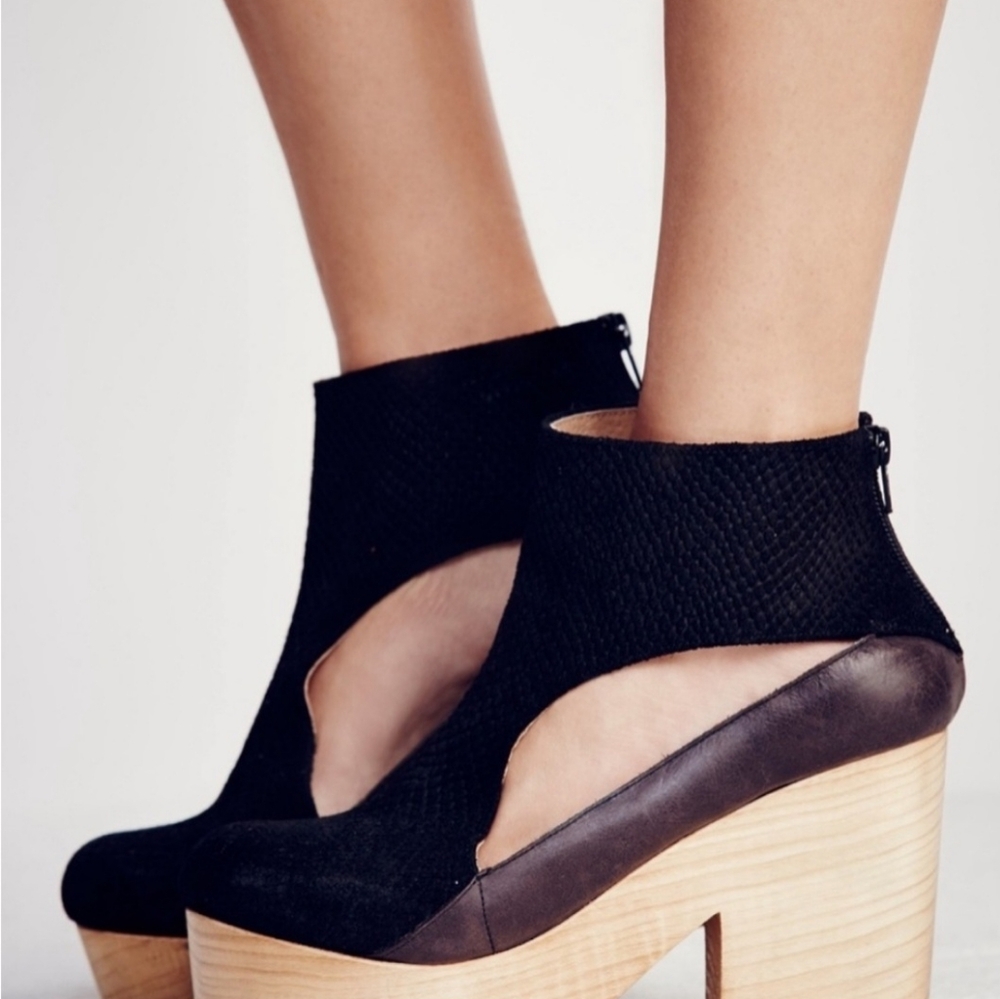Free People Horizon suede two toned wooden clog Size 38